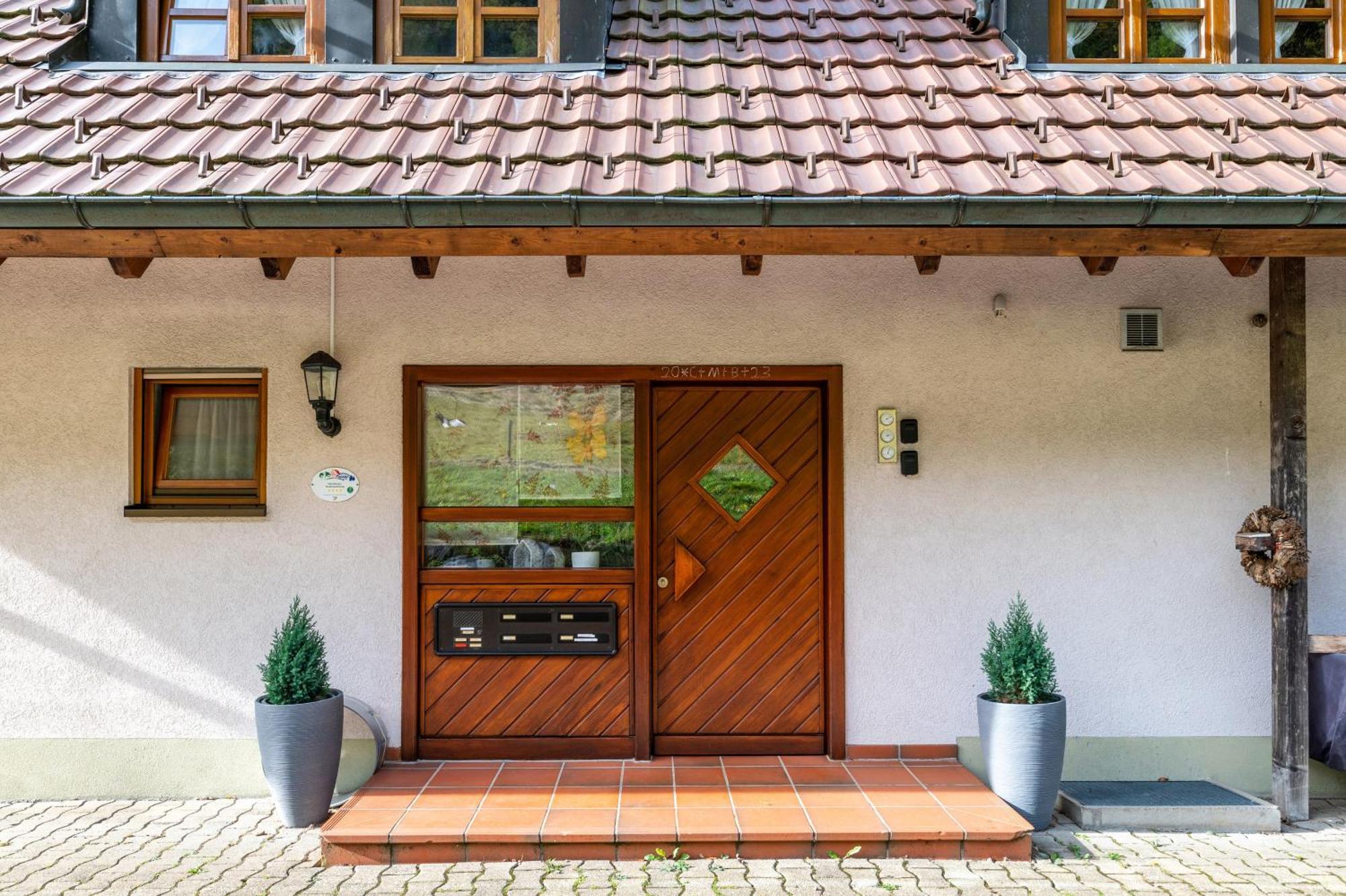 Gasthaus Zur Linde- Napf Oberried  Εξωτερικό φωτογραφία